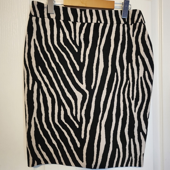 Cleo zebra print high-waisted stretch pencil skirt in size small - Picture 11 of 12